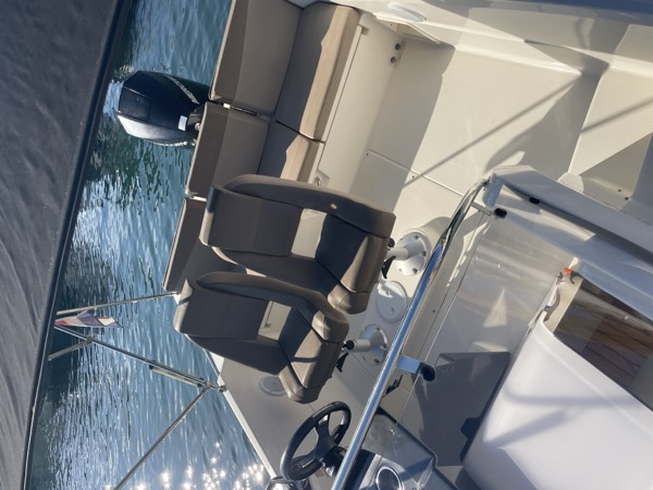 Quicksilver 675 Sundeck