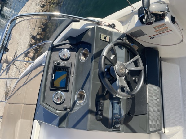 Quicksilver 675 Sundeck